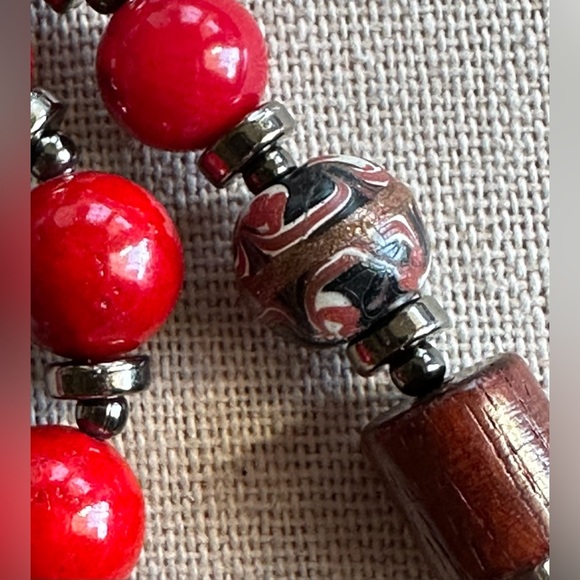 24 inch Coral and Wood bead necklace NWOT - Picture 3 of 11